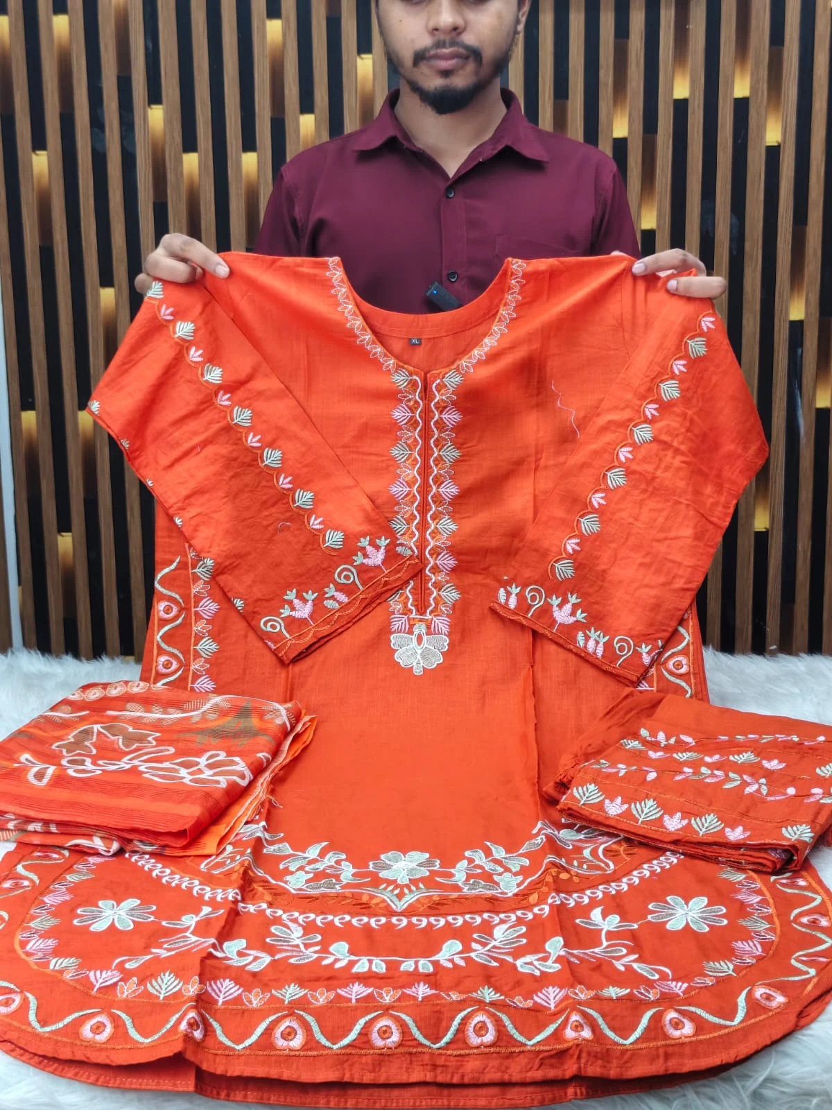 থ্রি-পিস 5