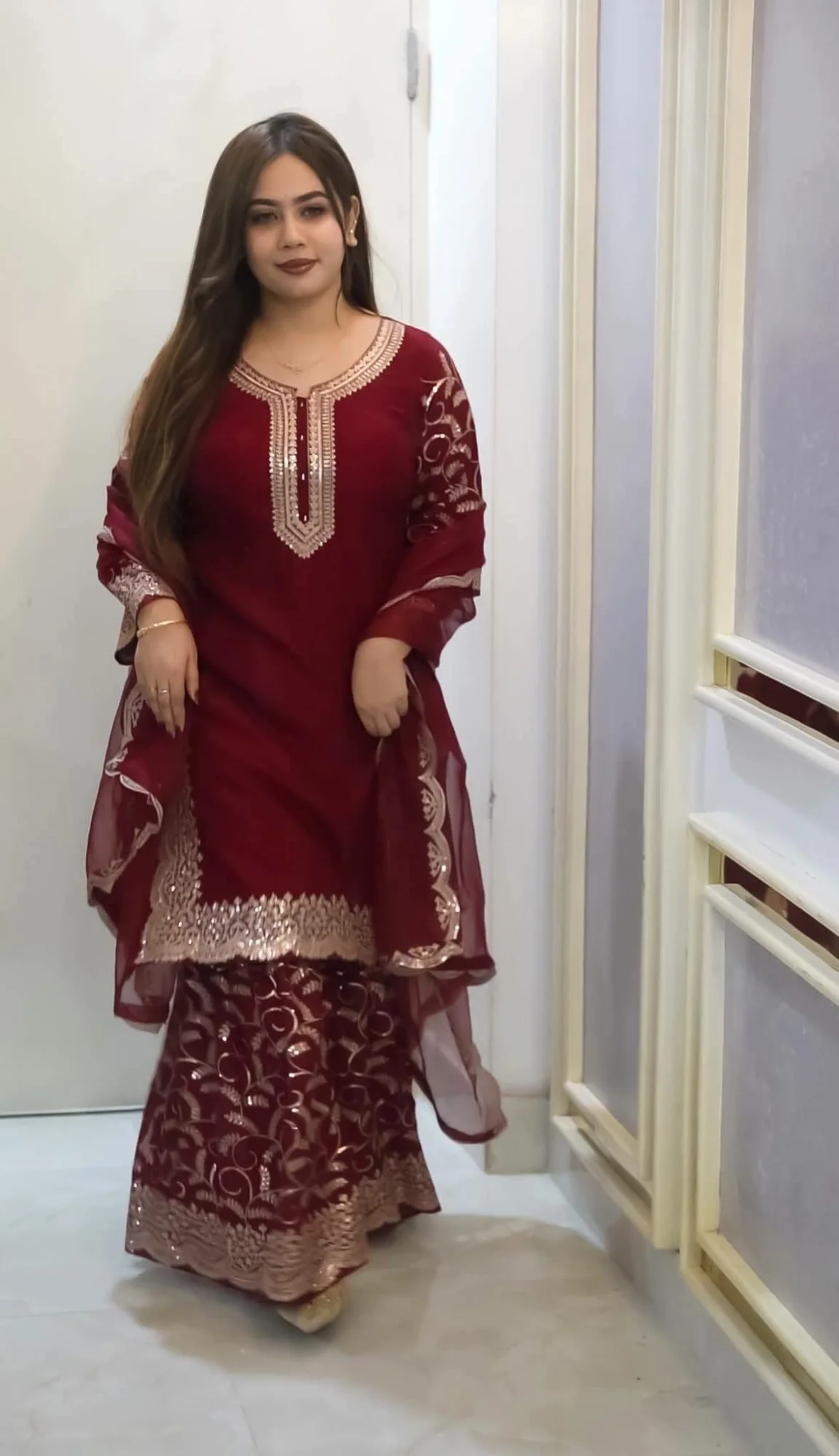 হেভি এমব্রয়ডারি জর্জেট গারারা সেট