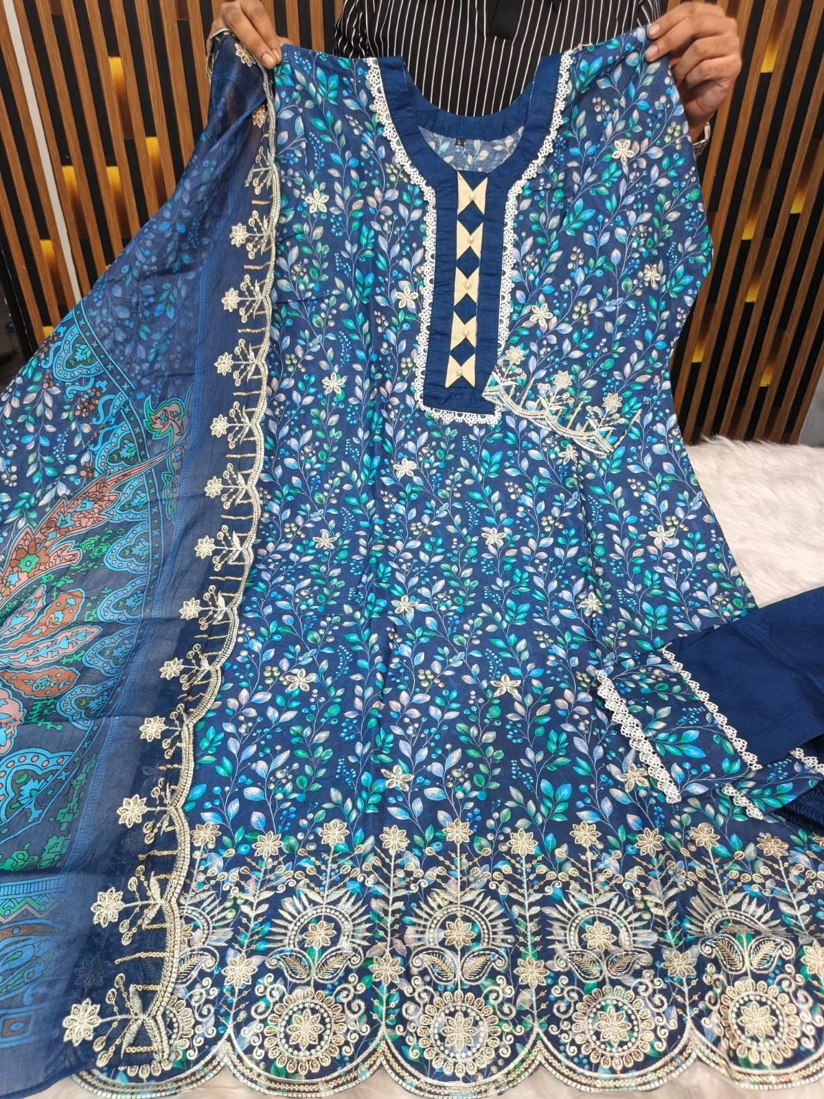 থ্রি-পিস
